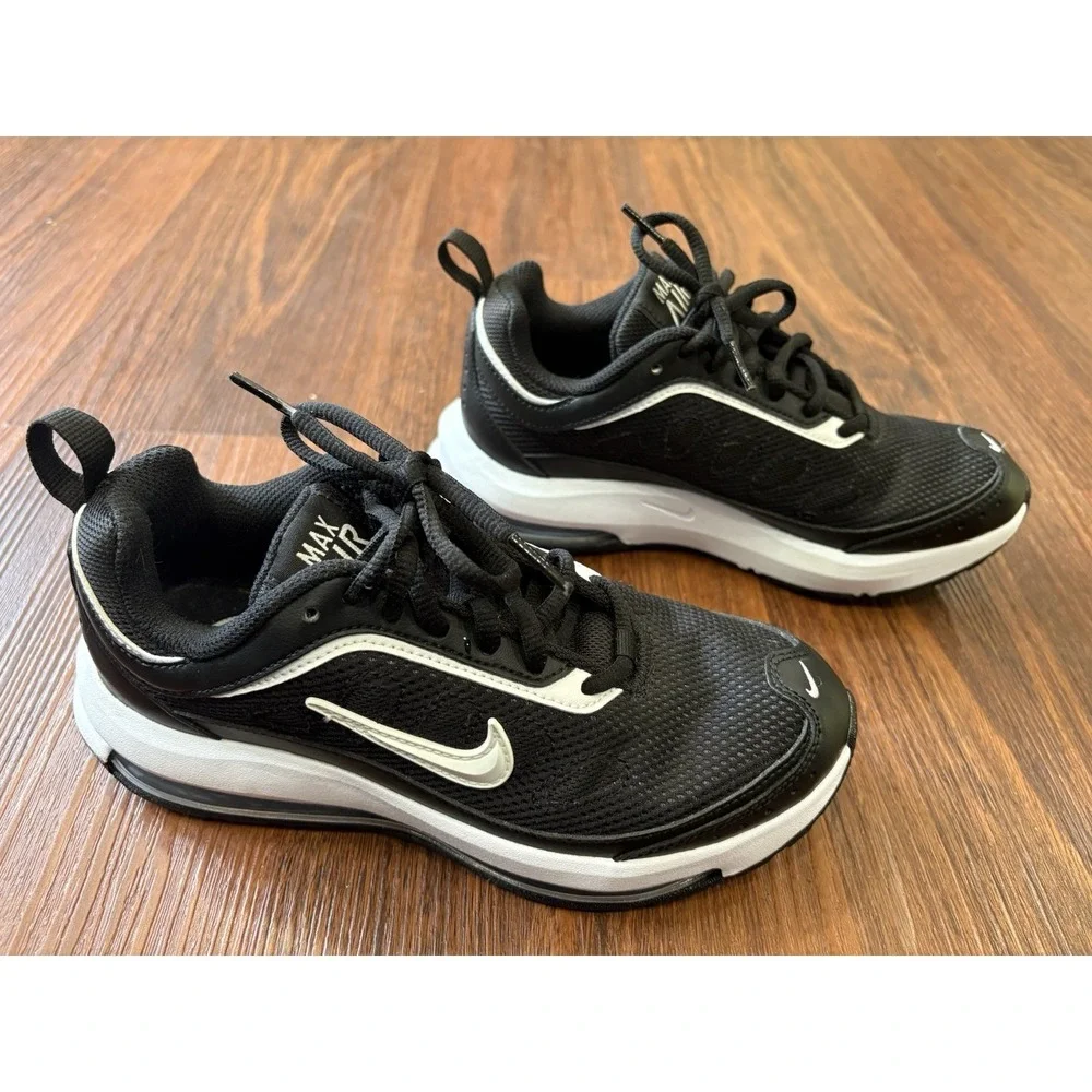 Nike Air‎ Max Womens Size 6 Black White Casual Sneaker CU4870-001